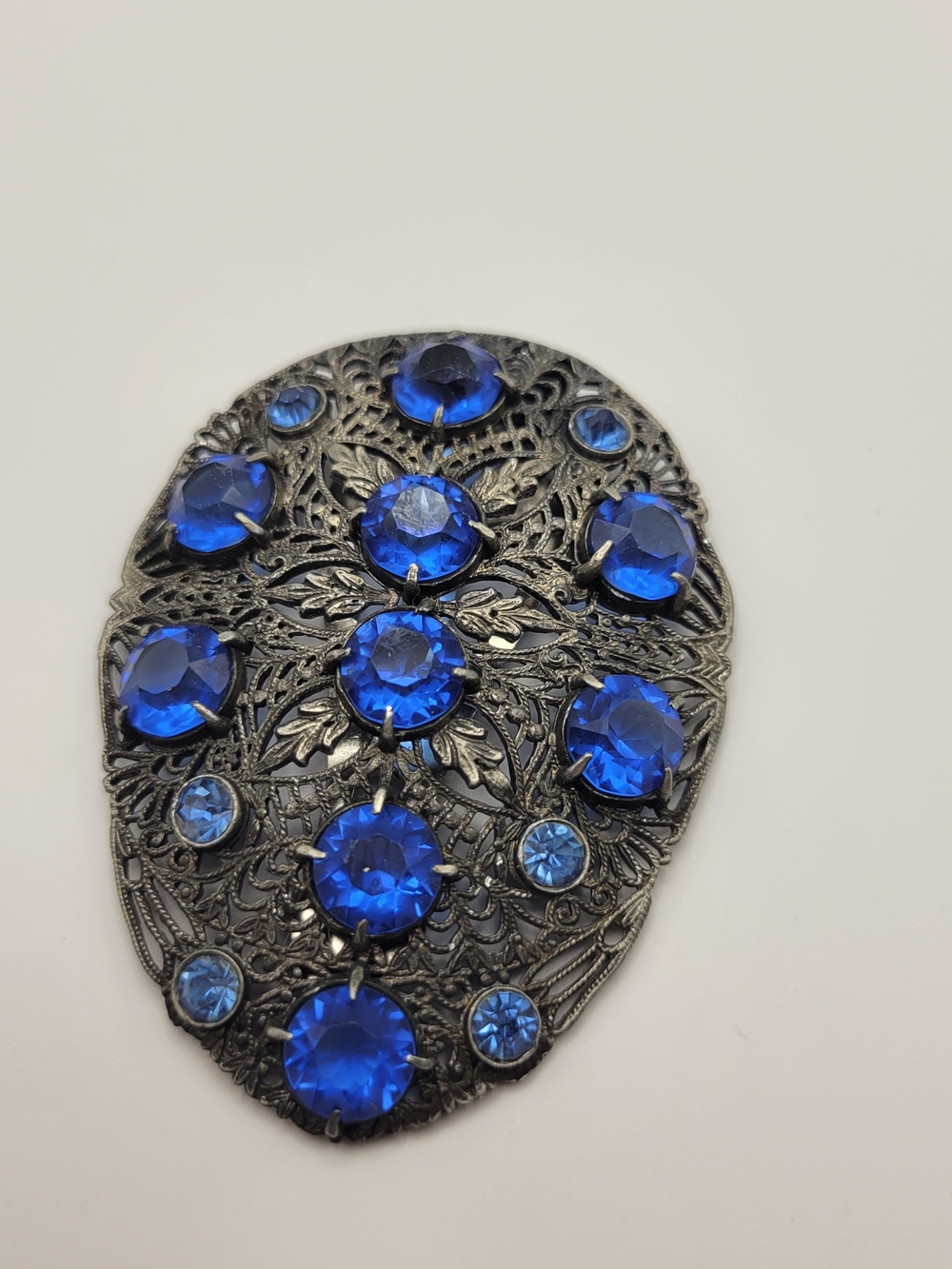 Large silver tone vintage royal blue glass shoe clip